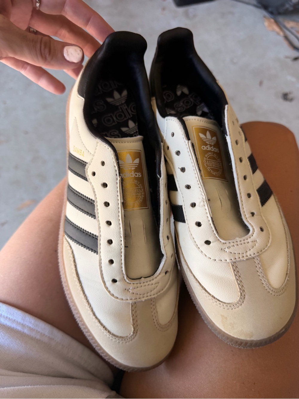 adidas Samba Sneakers in Cream and Black needs laces - Picture 3 of 4